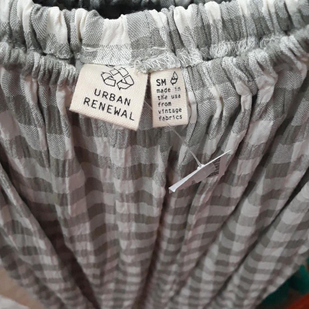 Dress - Picture 4 of 10